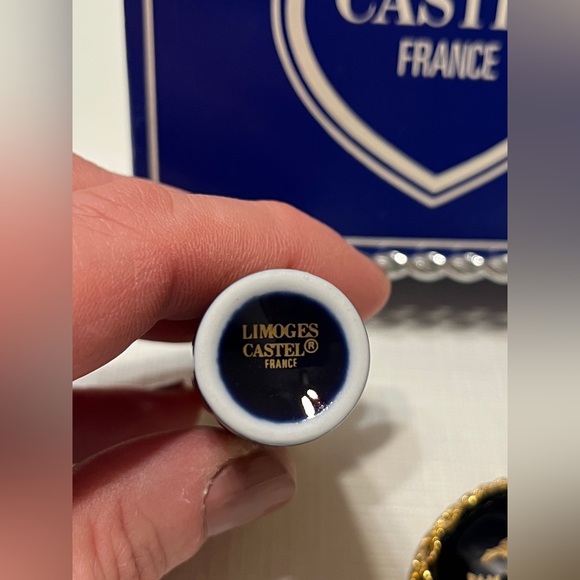 NIB! Porcelaine Limoges Castel France Mirror & Atomizer Set - Picture 6 of 6